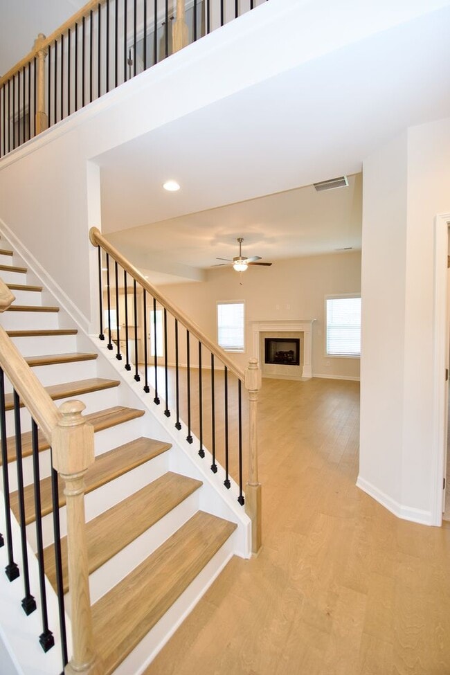Building Photo - Brand New Hugston Home Near Lee Scott Acad...
