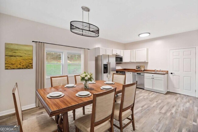 Building Photo - 125 Roosevelt St