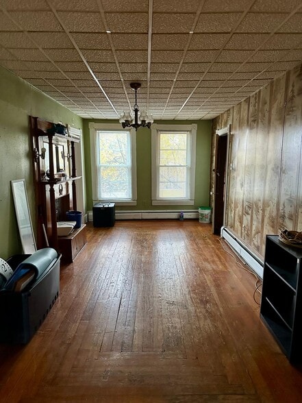 Primary Photo - 21 Morris St