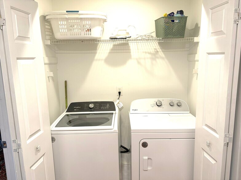 Washer and dryer - 1330 Poplar Pointe SE