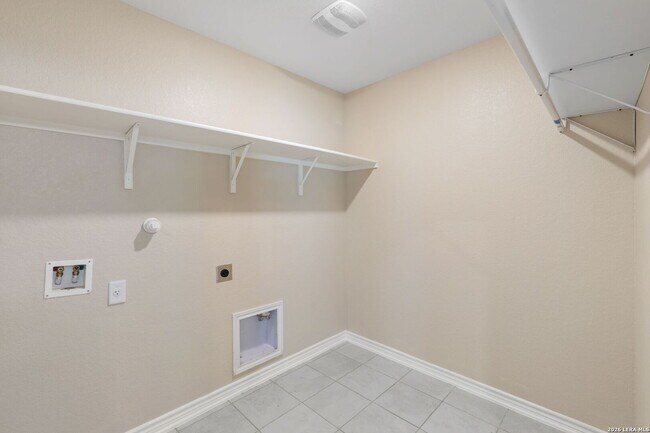 Building Photo - 9411 Braman Pt