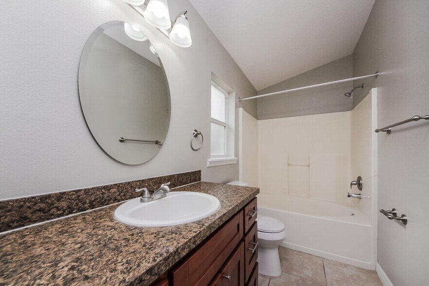 Building Photo - 1125 Winding Water Way