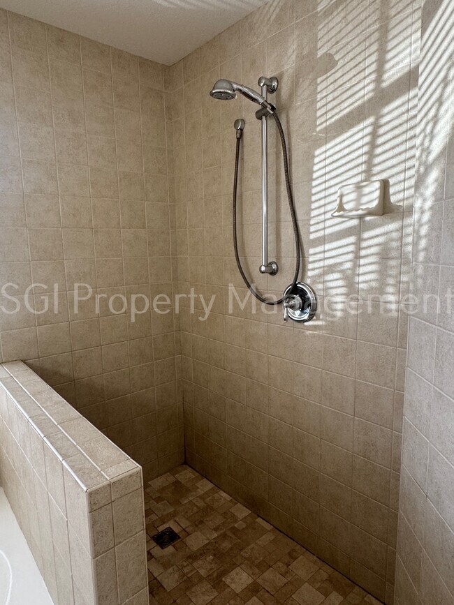 Building Photo - 1952 E Rosemonte Dr