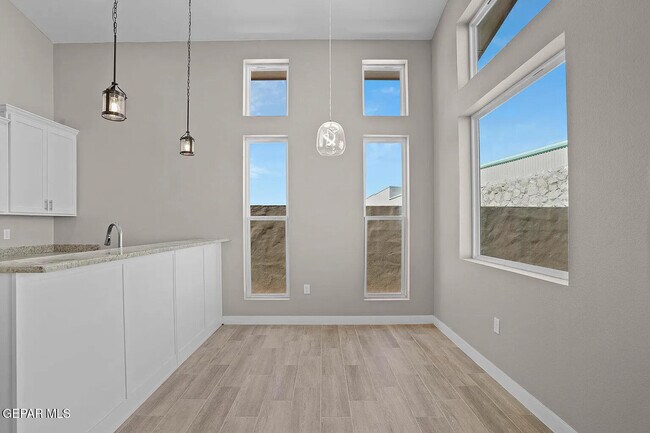 Building Photo - 1031 Vinton Ave