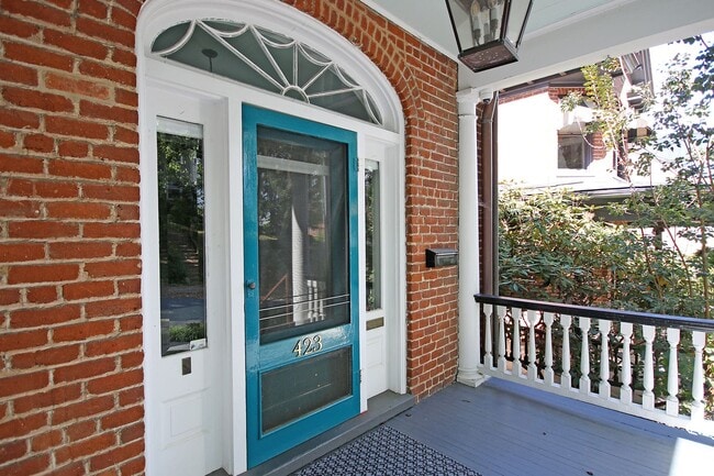 Building Photo - North Downtown Residence with Modern Updates and Prime Location