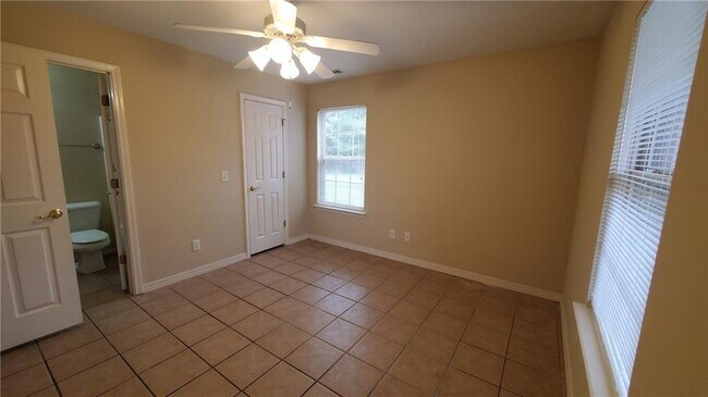 Building Photo - 2431 Bowman Dr
