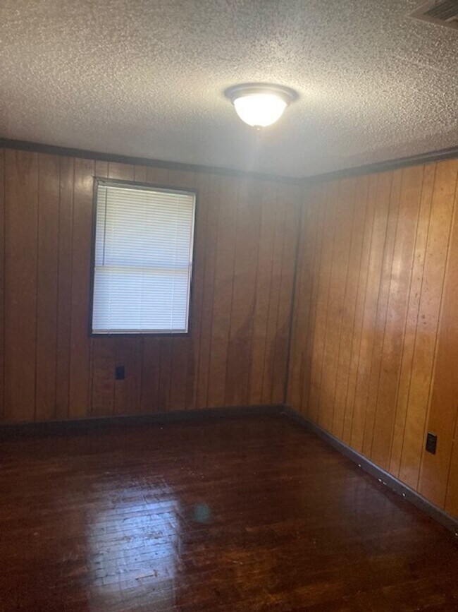 Building Photo - 356 Live Oak Ave