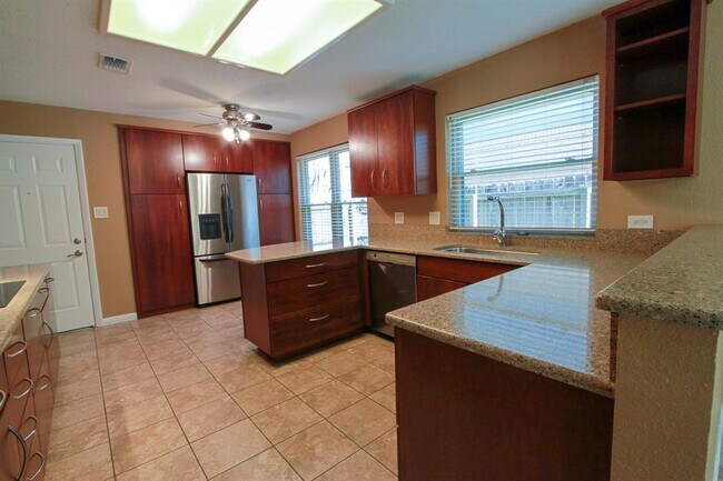 Building Photo - 10705 Doering Ln