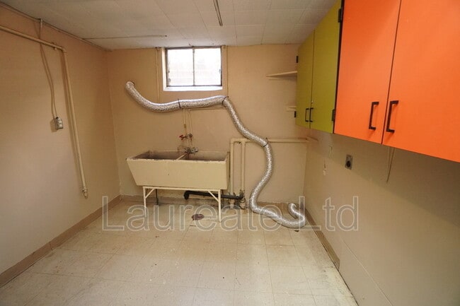 Building Photo - 1401 Wolff St