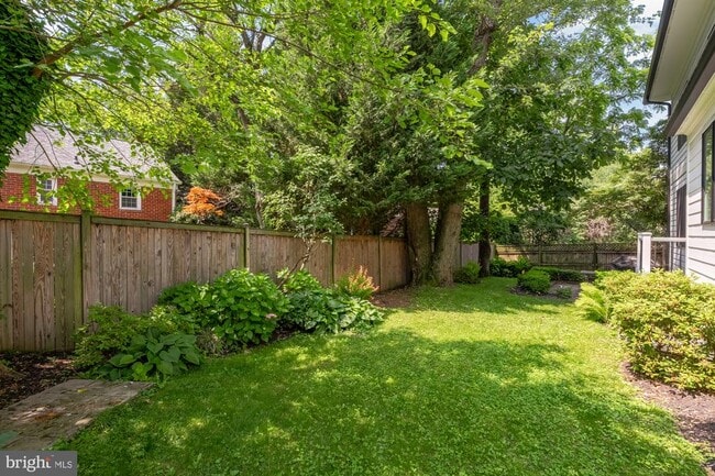 Building Photo - 4516 N Chelsea Ln