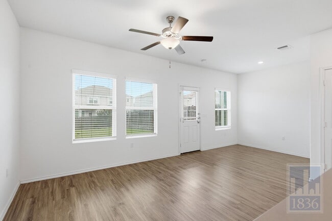 Building Photo - 15213 Spruce Frost Cv