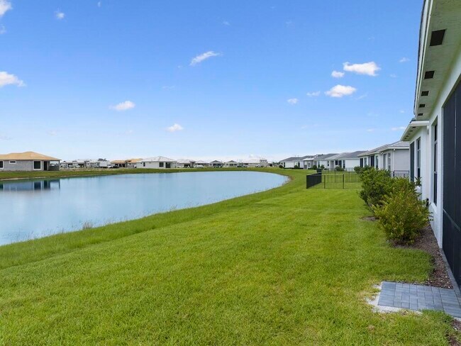 Building Photo - 12442 SW Lunata Way