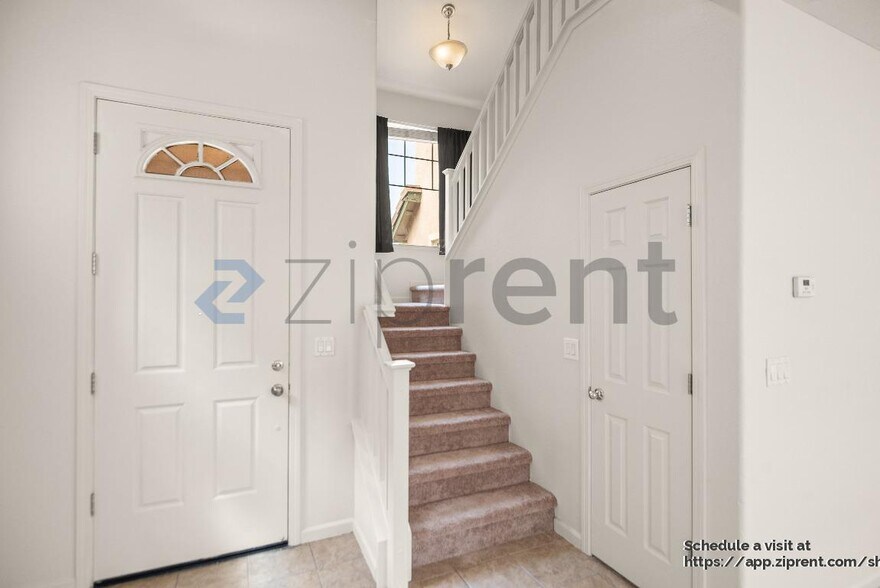 Building Photo - 169 Maidenhair St