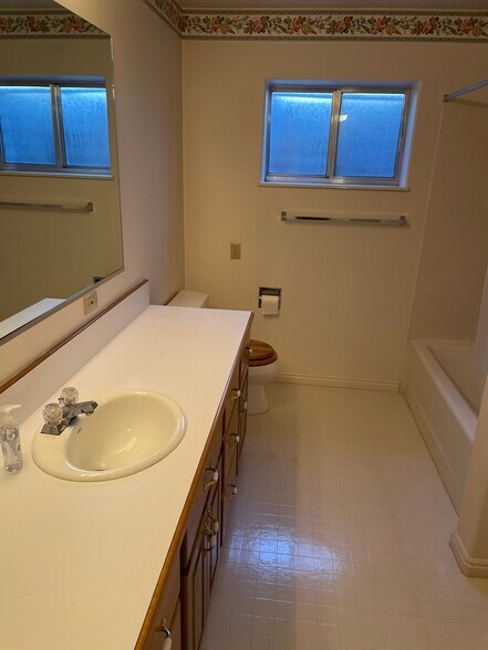 Building Photo - 132 N 170 E