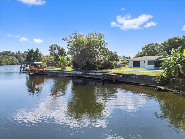 Building Photo - 317 N 31st Ave