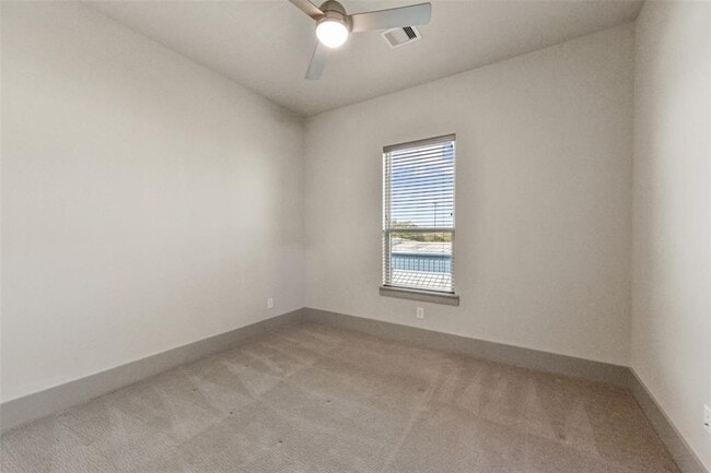 Building Photo - 2635 Fountain Key Blvd
