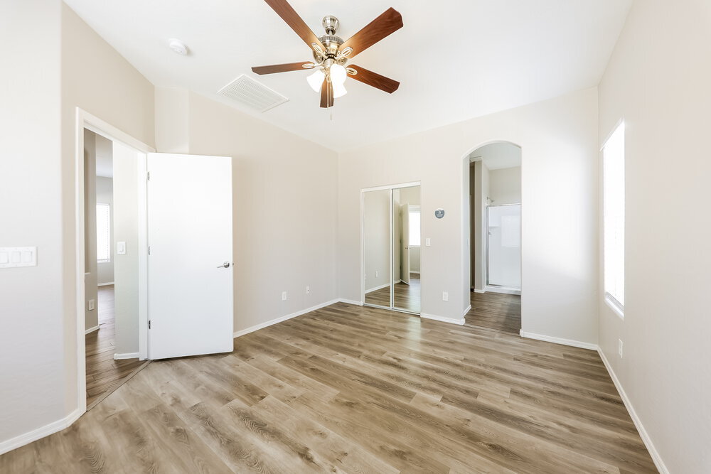 Building Photo - 16862 W Post Dr