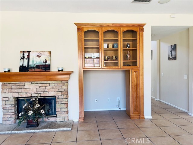 Building Photo - 17231 Greentree Dr