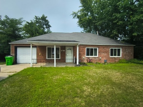 Building Photo - 27381 Markbarry Dr