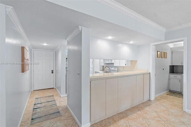 Building Photo - 1707 Whitehall Dr