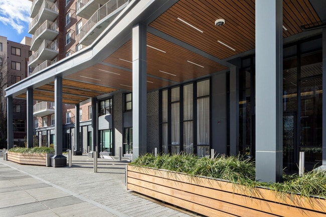 Building Photo - J VUE at the LMA