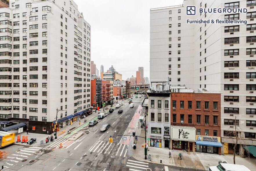 Building Photo - 400 E 57th St