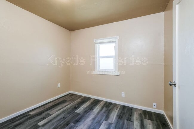 Building Photo - 218 Idora Ave