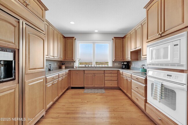 Building Photo - 2545 Ponte Vedra Blvd