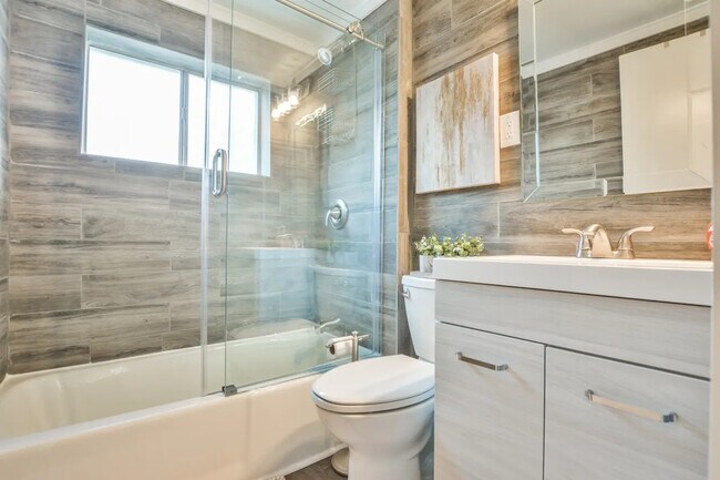 1 Bedroom - 235 W Pike St