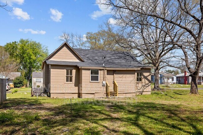 Building Photo - 2017 48th Street Ensley