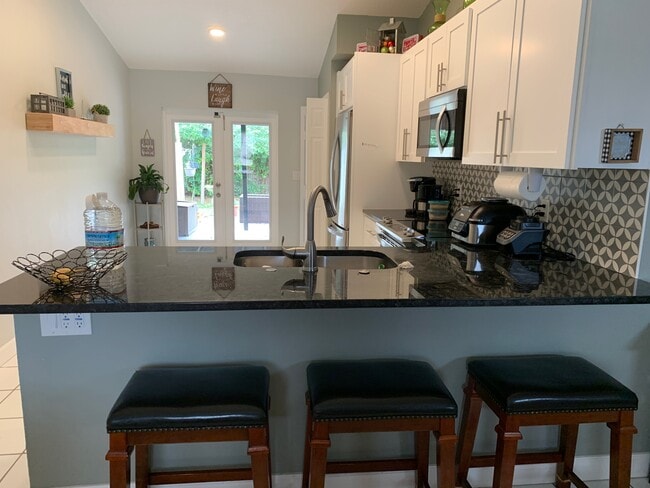 Primary Photo - 2732 Adela Ave