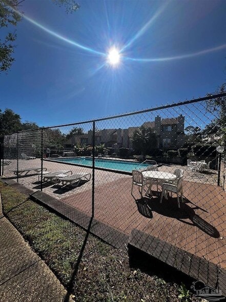 Building Photo - 923 Brookside Pl