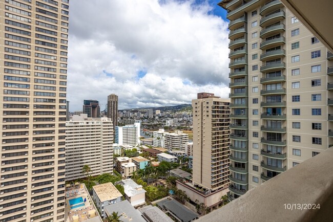 Building Photo - WAIKIKI LIFESTYLE 1BR/1BA/1PKG UNIT IN THE...