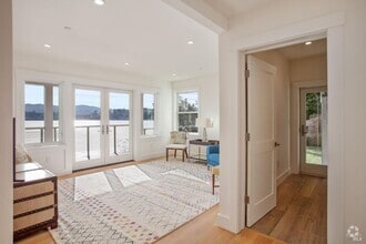 Building Photo - 386 Greenwood Beach Rd