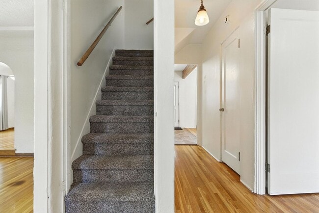 Building Photo - Gorgeous Brick Home Near Audubon Park