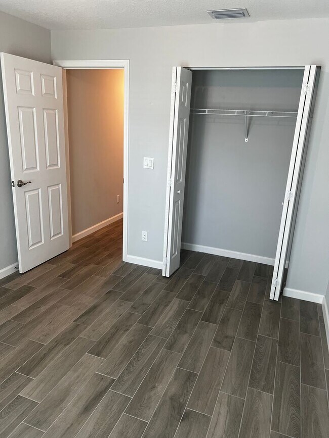 Building Photo - CHARMING 3 BEDROOM, 2 BATH HOME BUILT IN 2022 IN EAST STUART