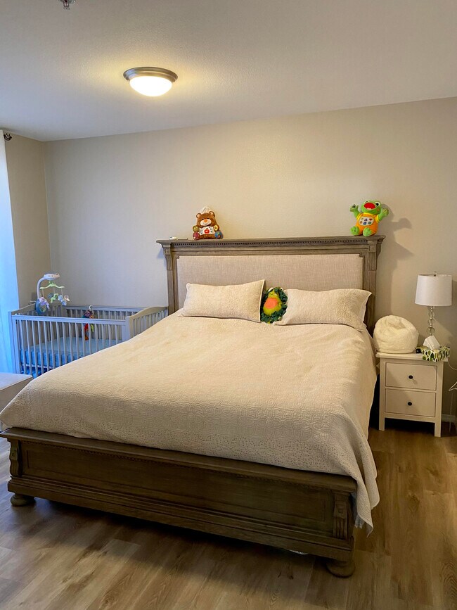 Building Photo - 3975 N Hualapai Way