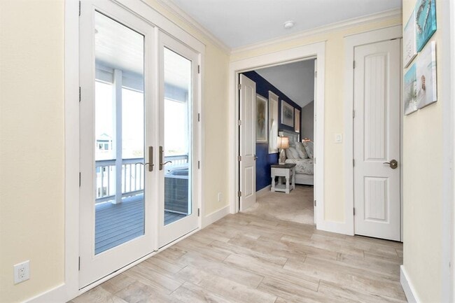 Building Photo - 3803 Neptune