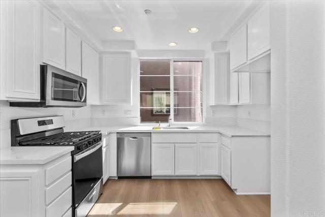 Building Photo - 676 Kellogg St