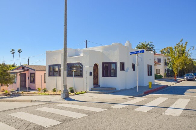 Building Photo - 317 Ocean Park Blvd