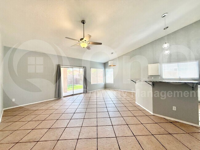Building Photo - 1487 E Aspen Ave