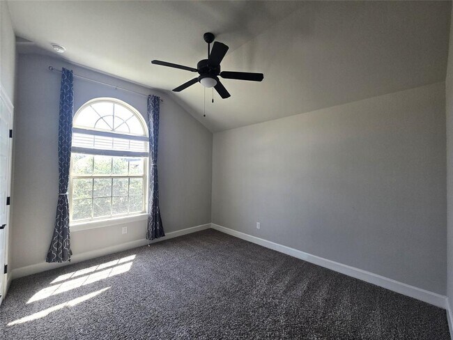 Building Photo - 340 Cross Timbers Dr