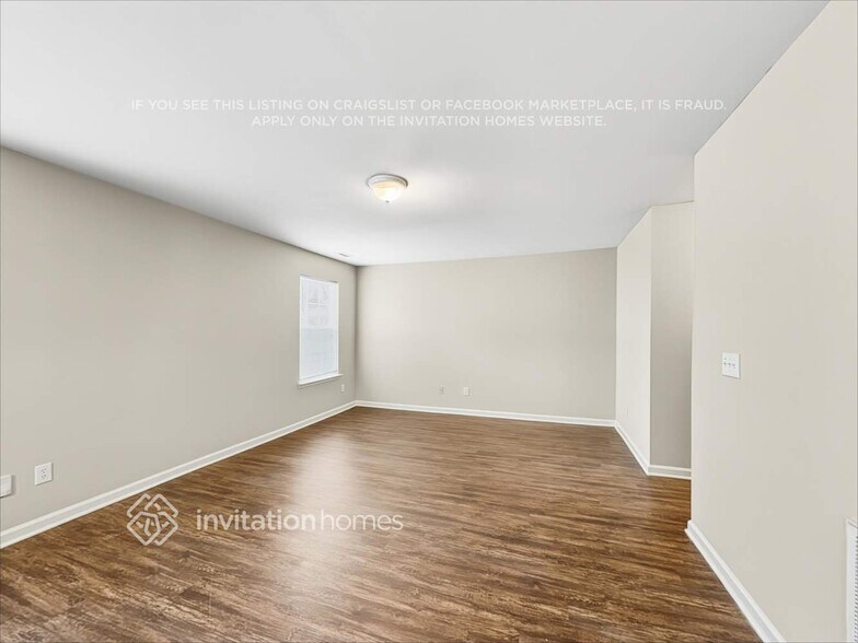Building Photo - 3940 Laurel Glen Dr