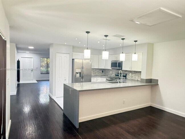 Building Photo - 1696 SW 109th Terrace