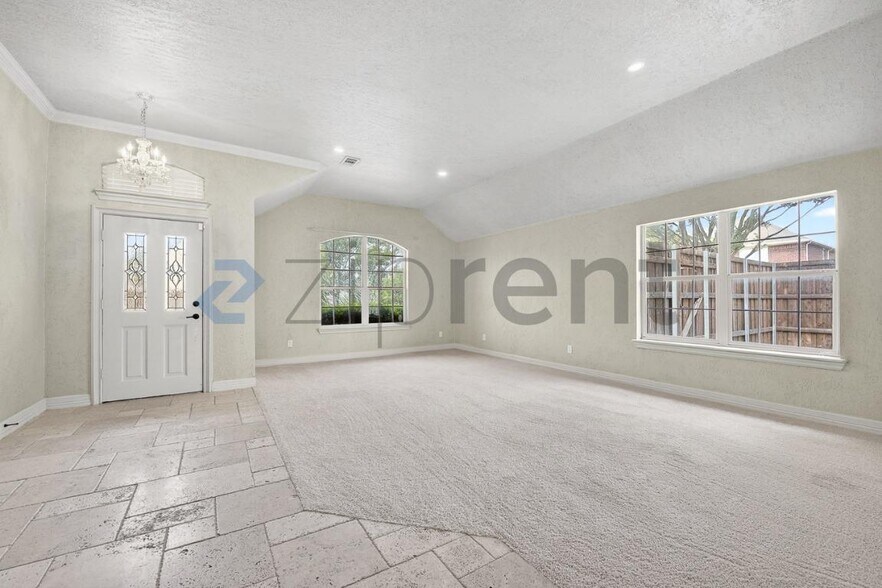 Building Photo - 6592 Clydesdale Ct