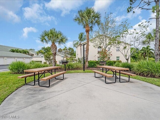 Building Photo - 4910 Cougar Ct N