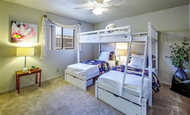 Building Photo - FULLY FURNISHED - LONG TERM RENTAL 3 Bedro...