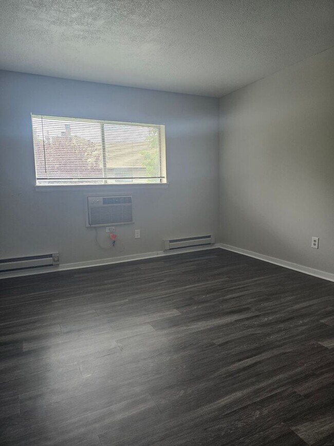 Building Photo - Fantastic Updated 2-Bedroom, 2-Bath Condo ...