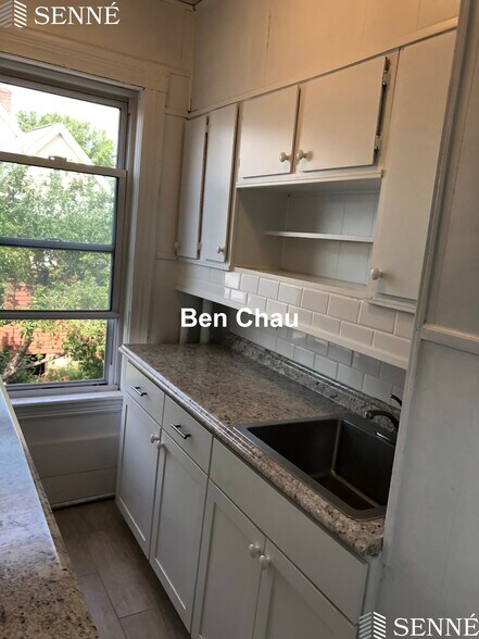 Building Photo - 11 Thorndike St