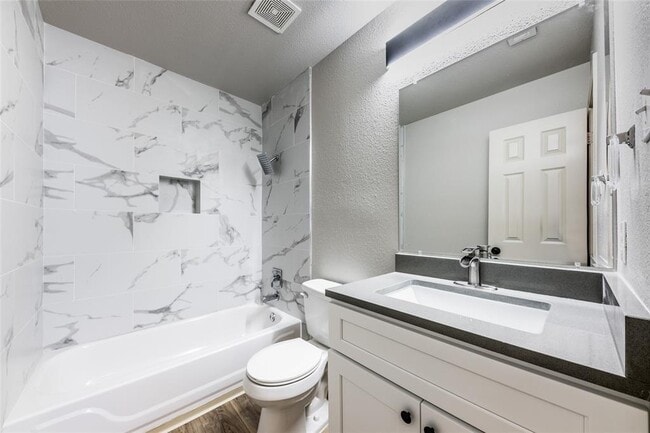 Building Photo - 1112 Doras Dr